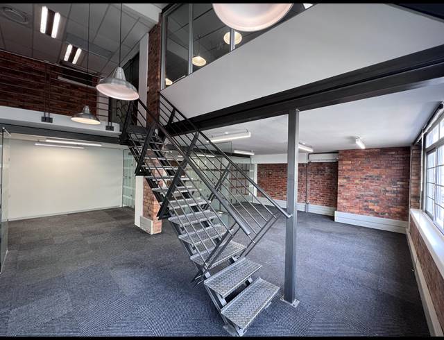 204M² OFFICE TO LET IN GREEN POINT